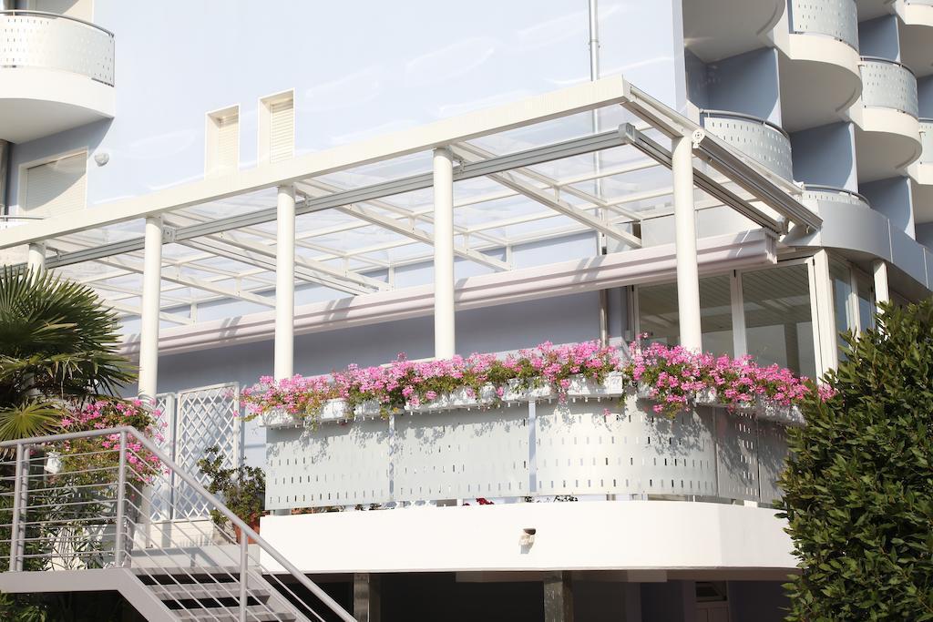 Hotel Helios ลิโดดิเยโซโล ภายนอก รูปภาพ