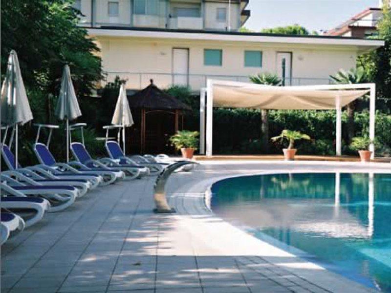 Hotel Helios ลิโดดิเยโซโล ภายนอก รูปภาพ