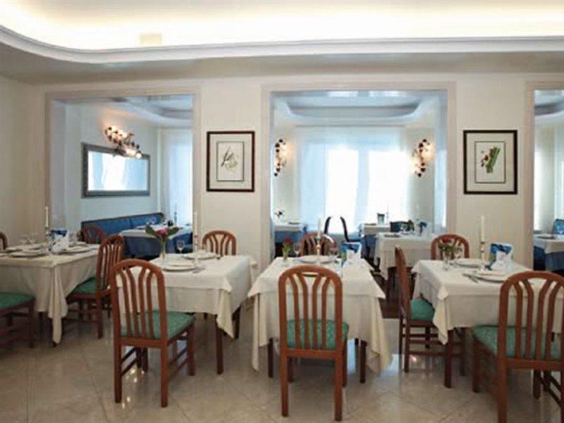 Hotel Helios ลิโดดิเยโซโล ภายนอก รูปภาพ