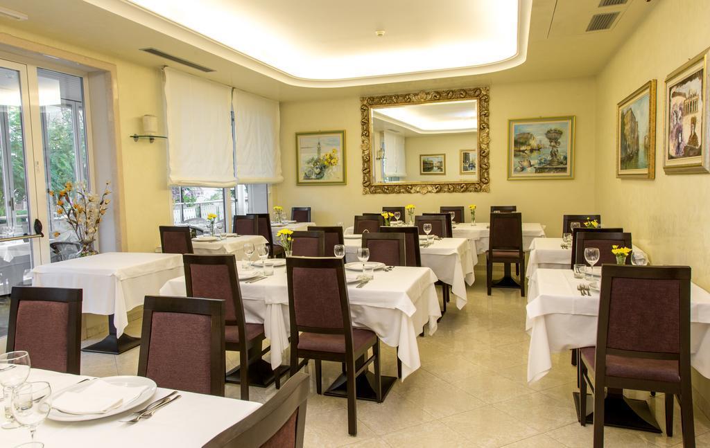 Hotel Helios ลิโดดิเยโซโล ภายนอก รูปภาพ